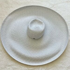 NWT!!! Eric Javits women giant floppy one size Retail 450$